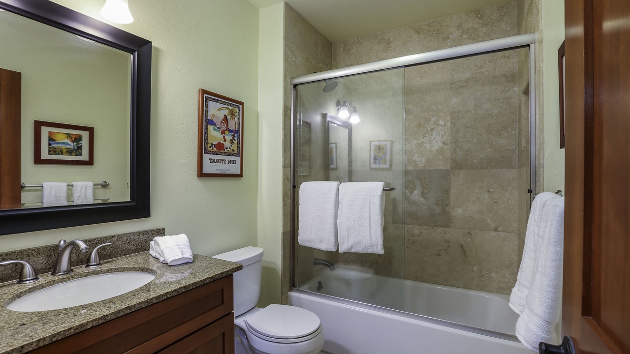 Photo of Bathroom in Wainiha