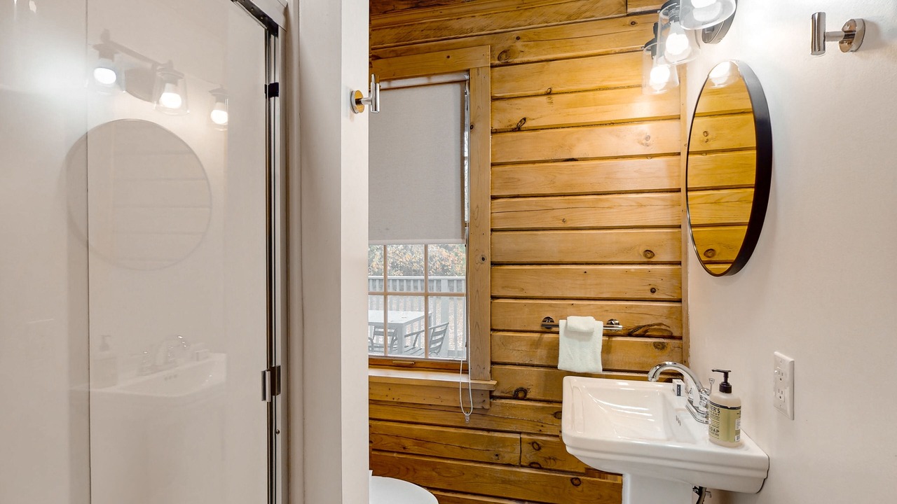 Photo of Bathroom in Town of Torrey