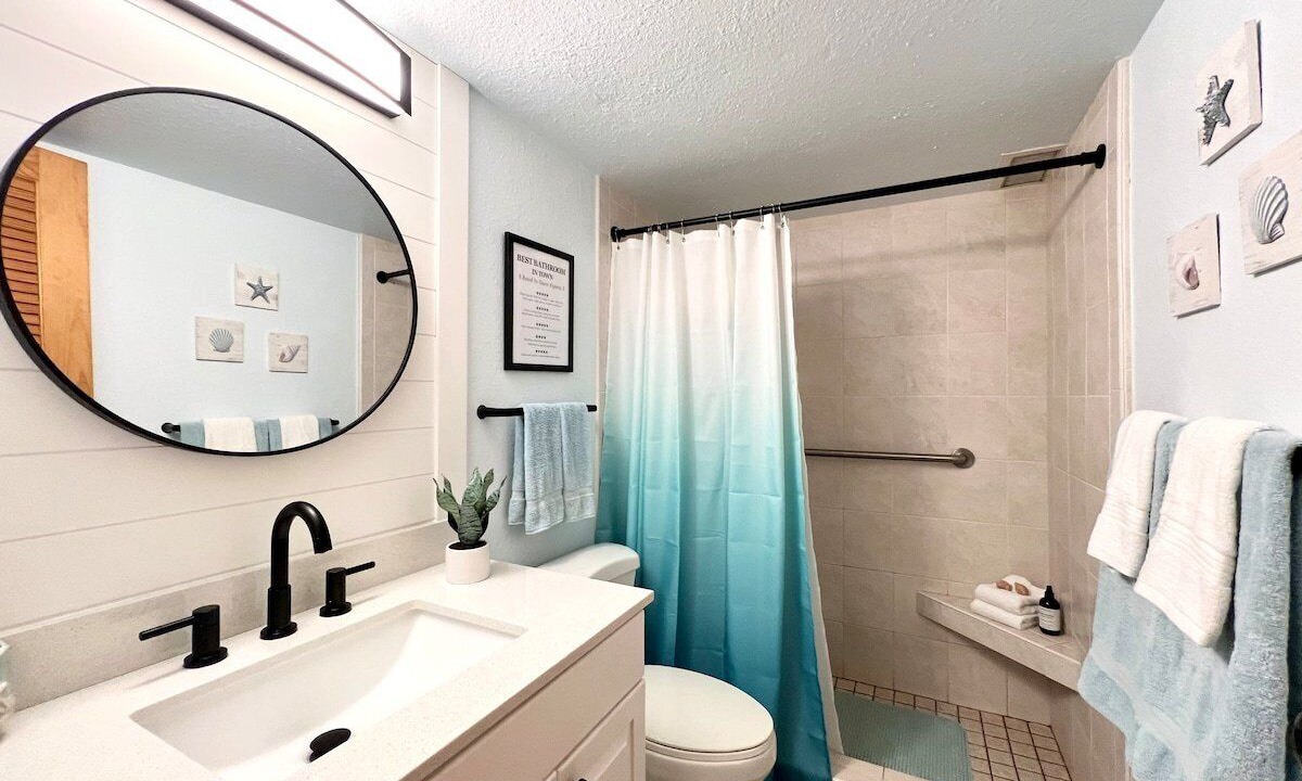 Photo of Bathroom in Maalaea