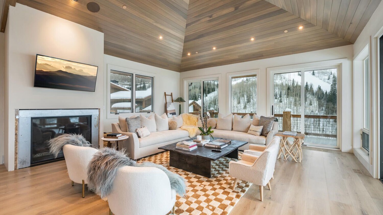 Photo of Livingroom in Empire Pass