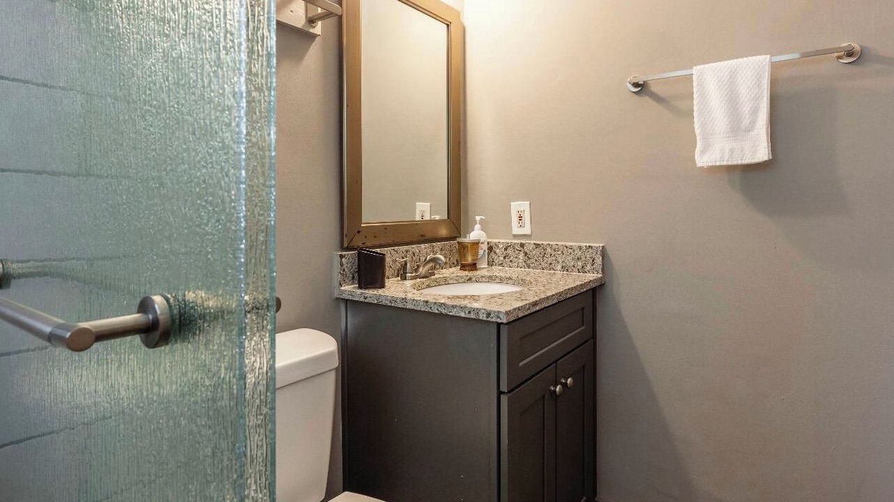Photo of Bathroom in Lindridge-Martin Manor
