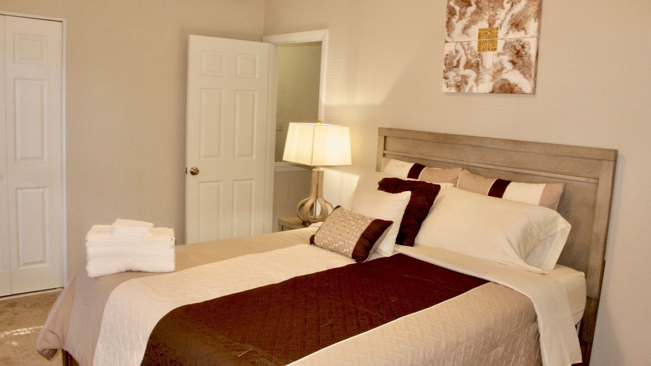 Photo of Bedroom in DeKalb County