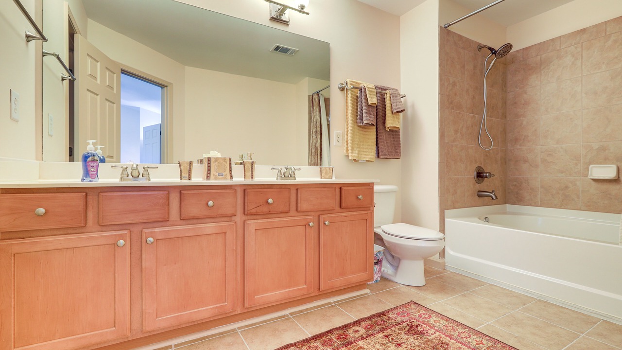 Photo of Bathroom in Belvedere Park