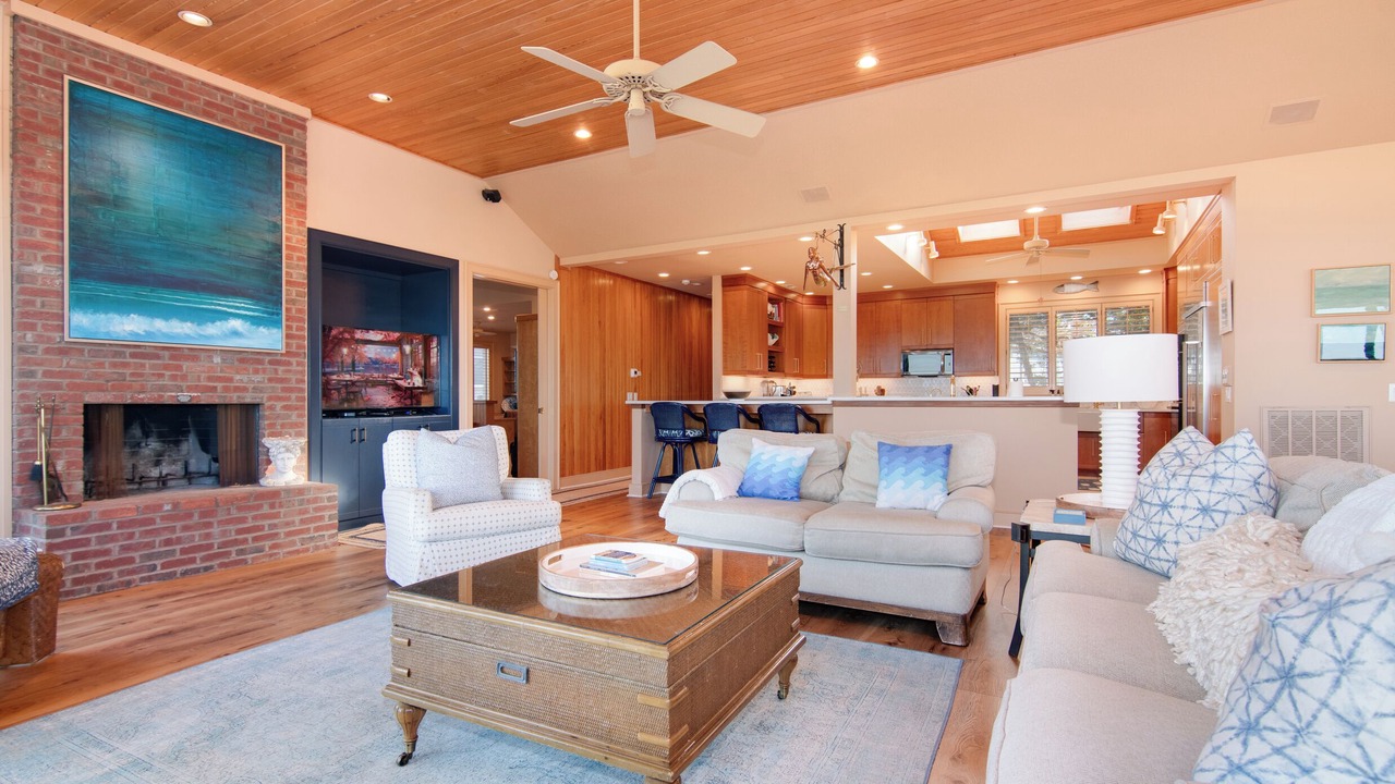 Photo of Livingroom in West Beach
