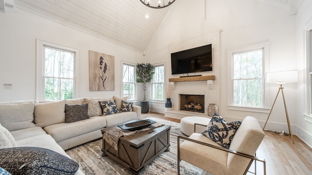 Photo of Livingroom in Sandy Springs