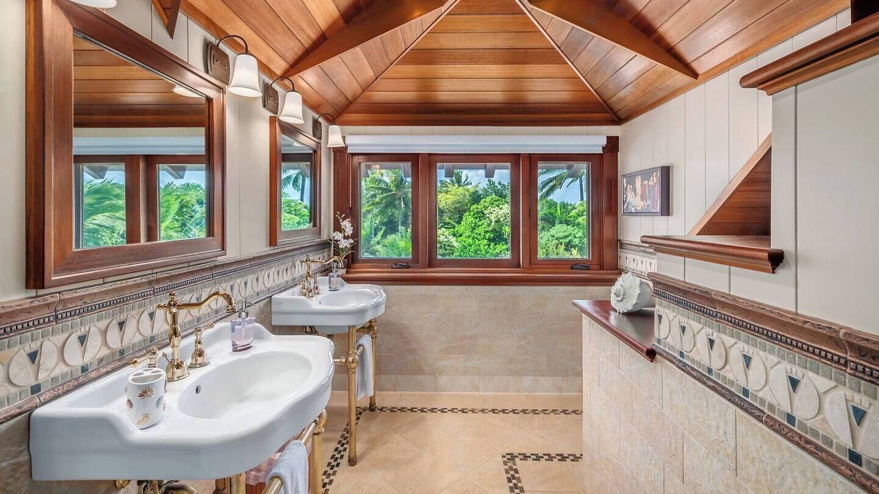 Photo of Bathroom in Kalihiwai
