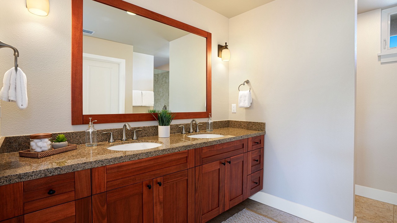 Photo of Bathroom in Poipu