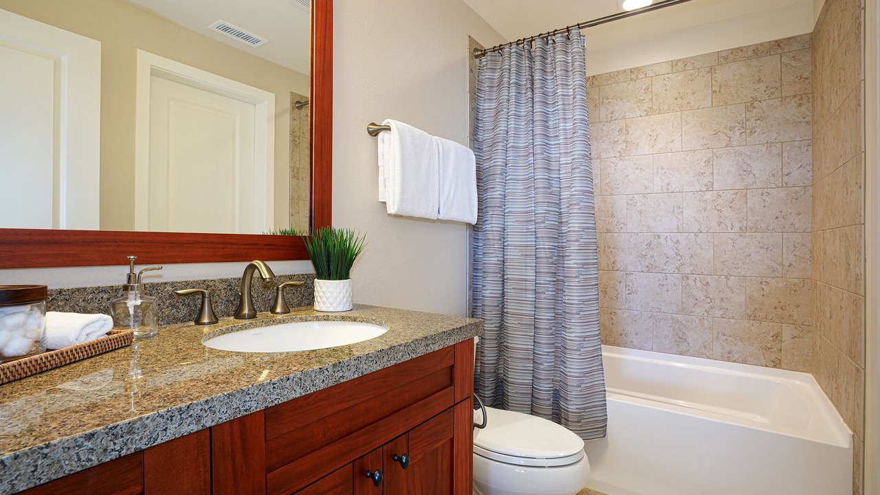 Photo of Bathroom in Poipu