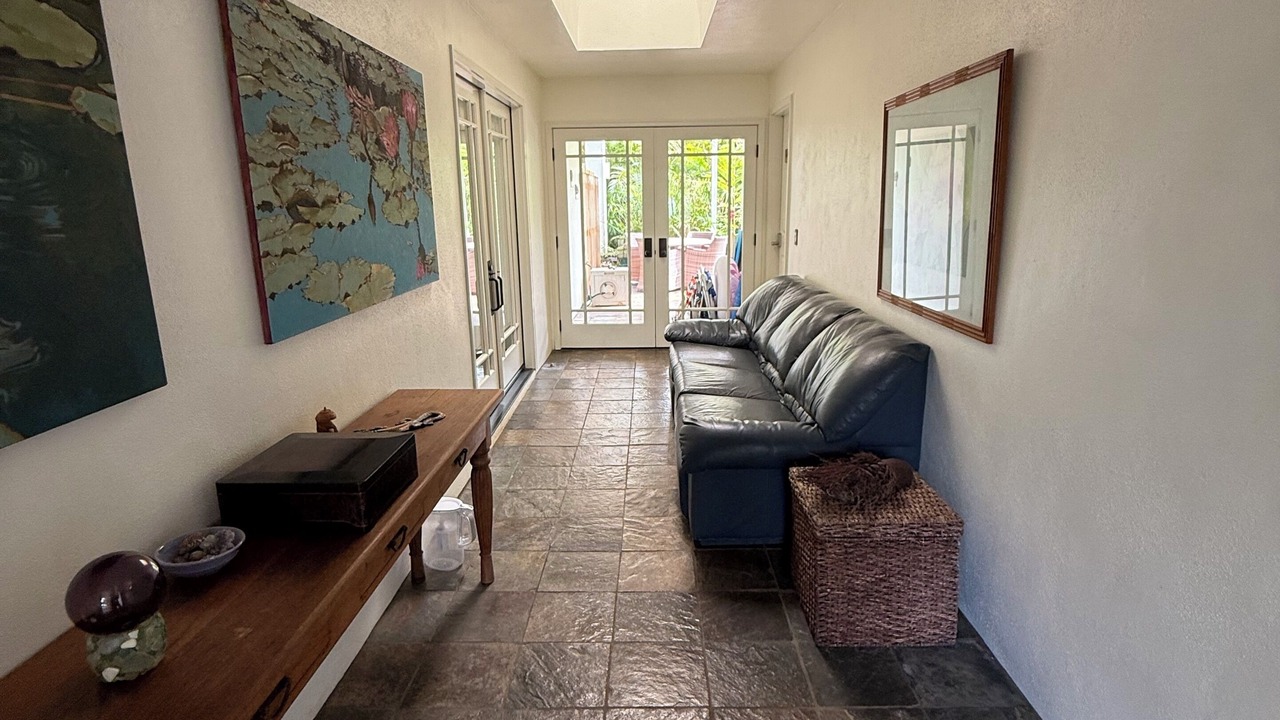 Photo of Livingroom in Bayview