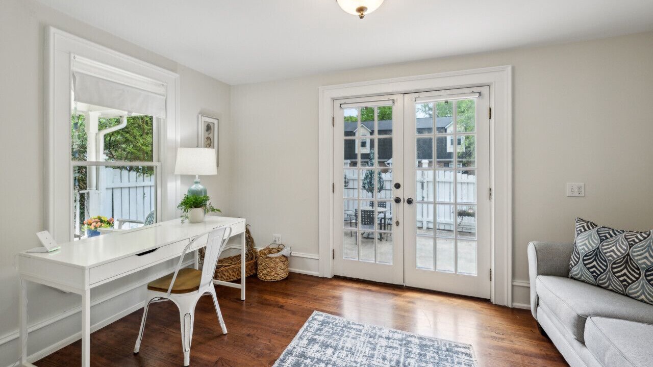 Photo of Livingroom in College Heights