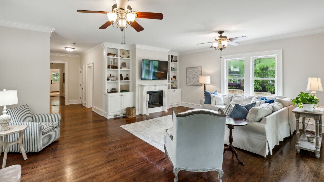 Photo of Livingroom in College Heights