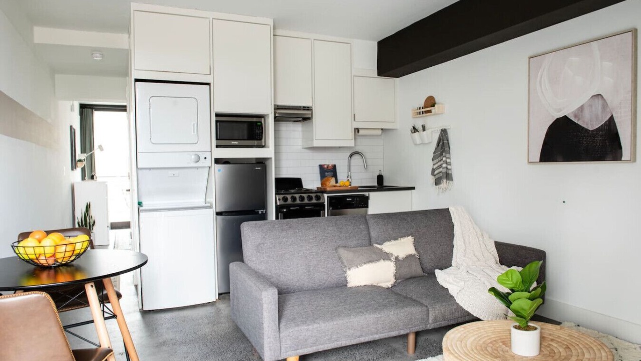 Photo of Livingroom in Virginia Highland
