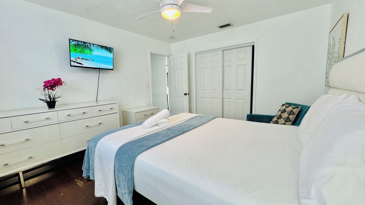 Photo of Bedroom in Sunrise
