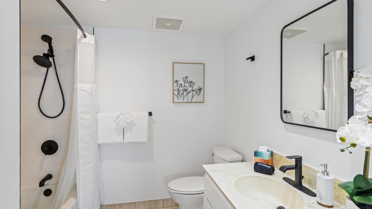 Photo of Bathroom in Poipu