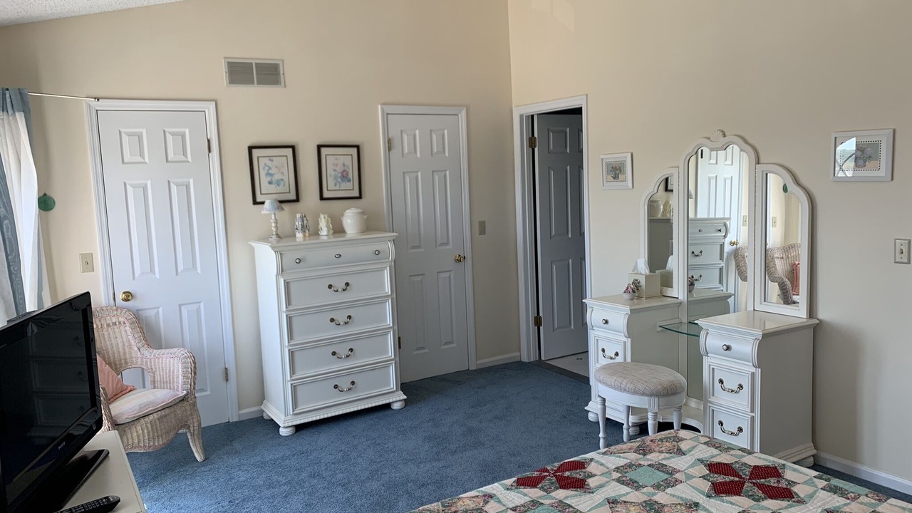 Photo of Bedroom in Saratoga Springs