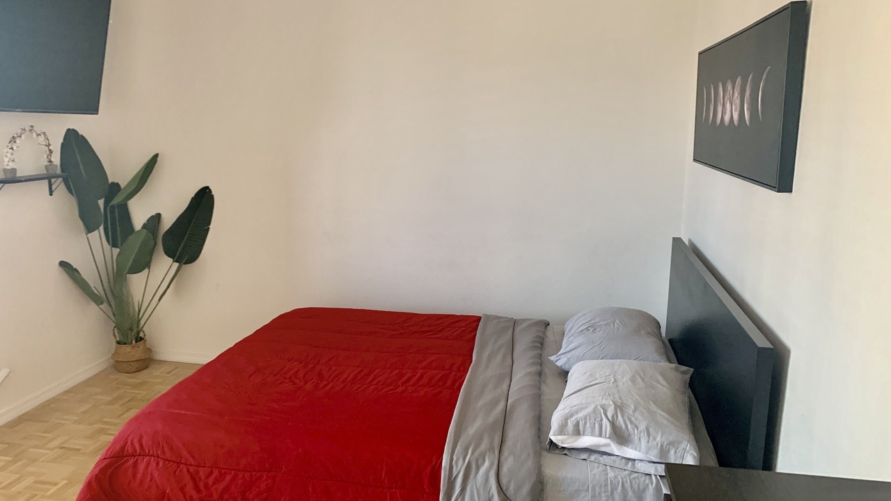 Photo of Bedroom in Peachtree Center