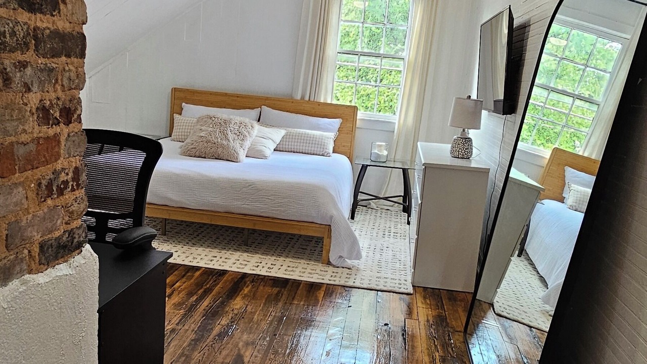 Photo of Bedroom in Cabbagetown