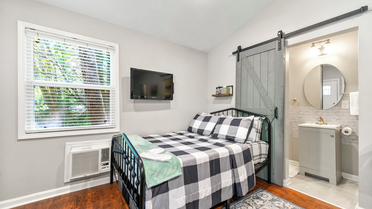 Photo of Bedroom in Lawrenceville