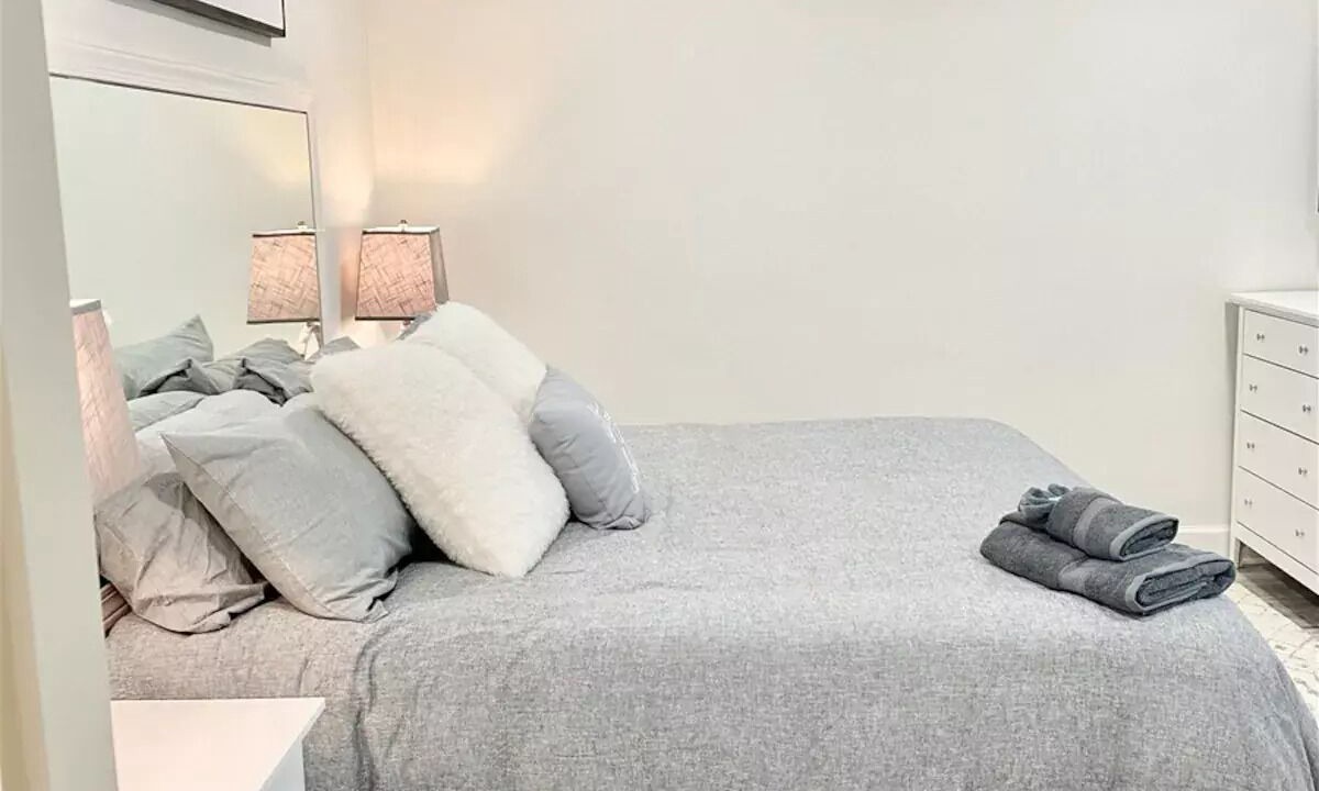 Photo of Bedroom in Peachtree Center