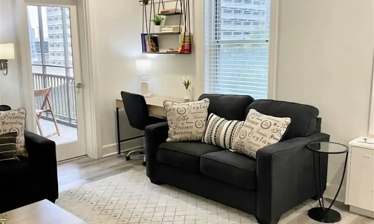 Photo of Livingroom in Peachtree Center