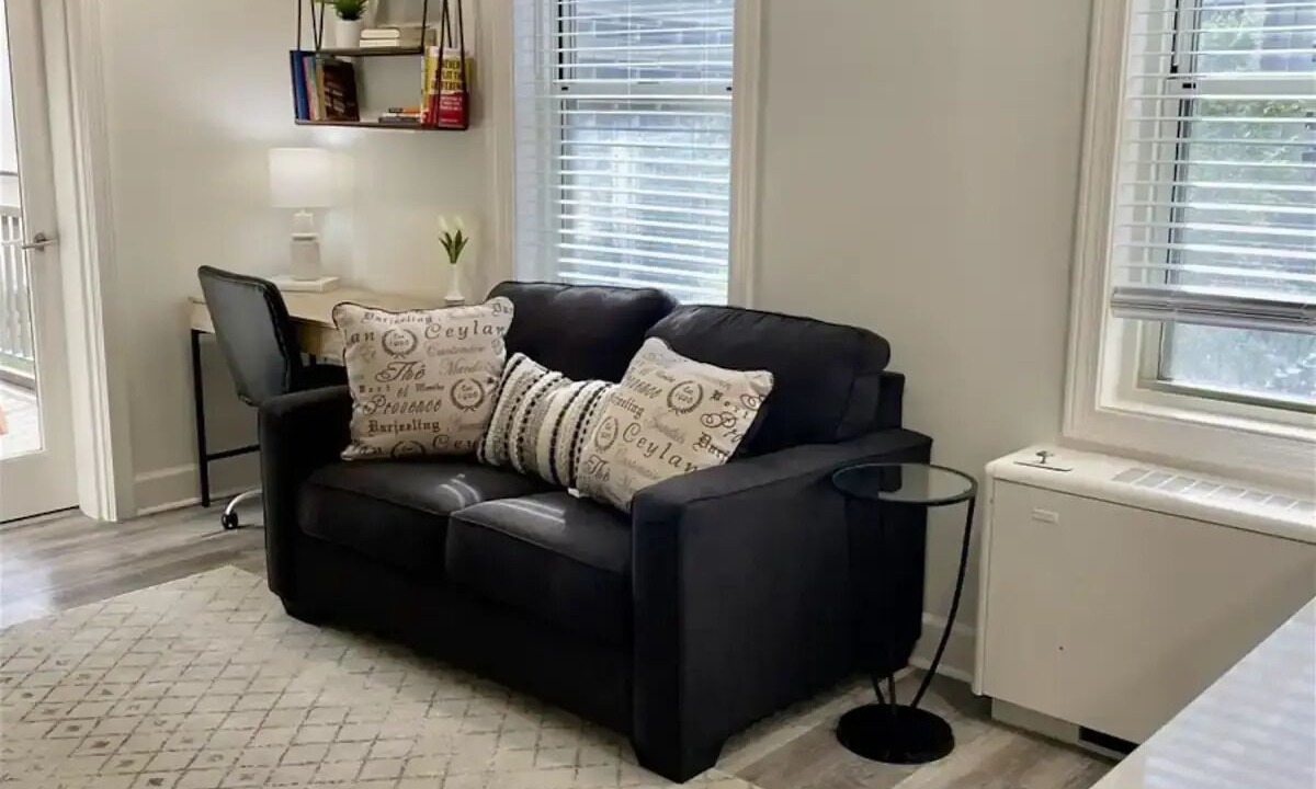 Photo of Livingroom in Peachtree Center