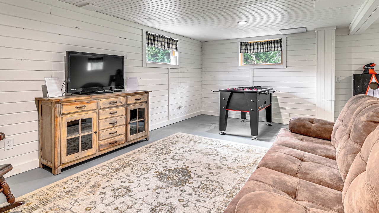 Photo of Livingroom in Essex County