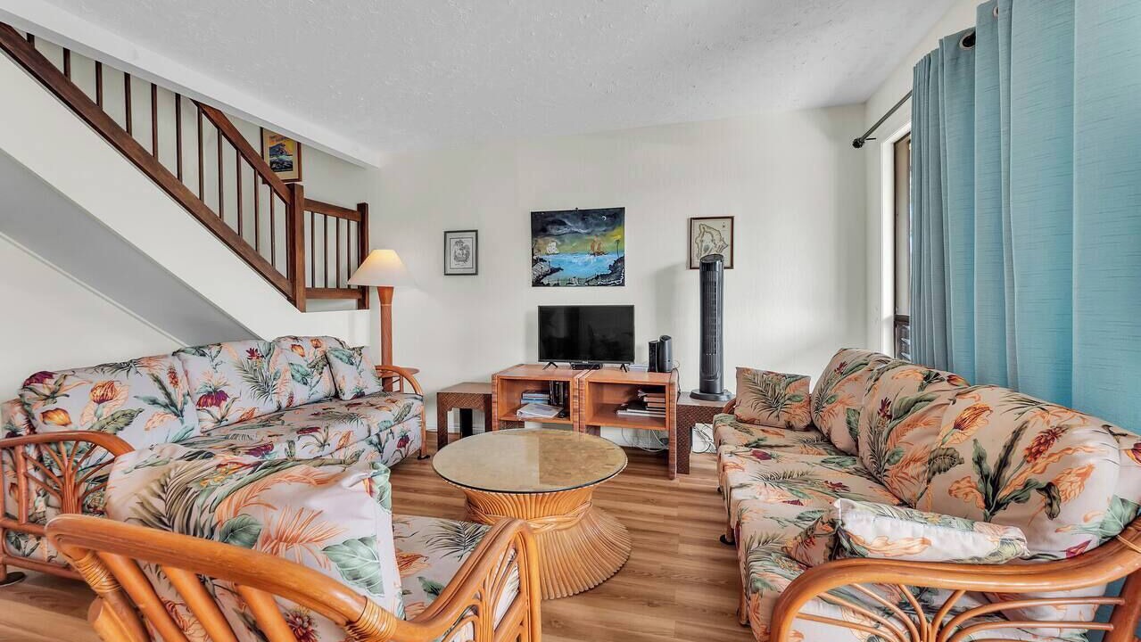 Photo of Livingroom in Punaluu
