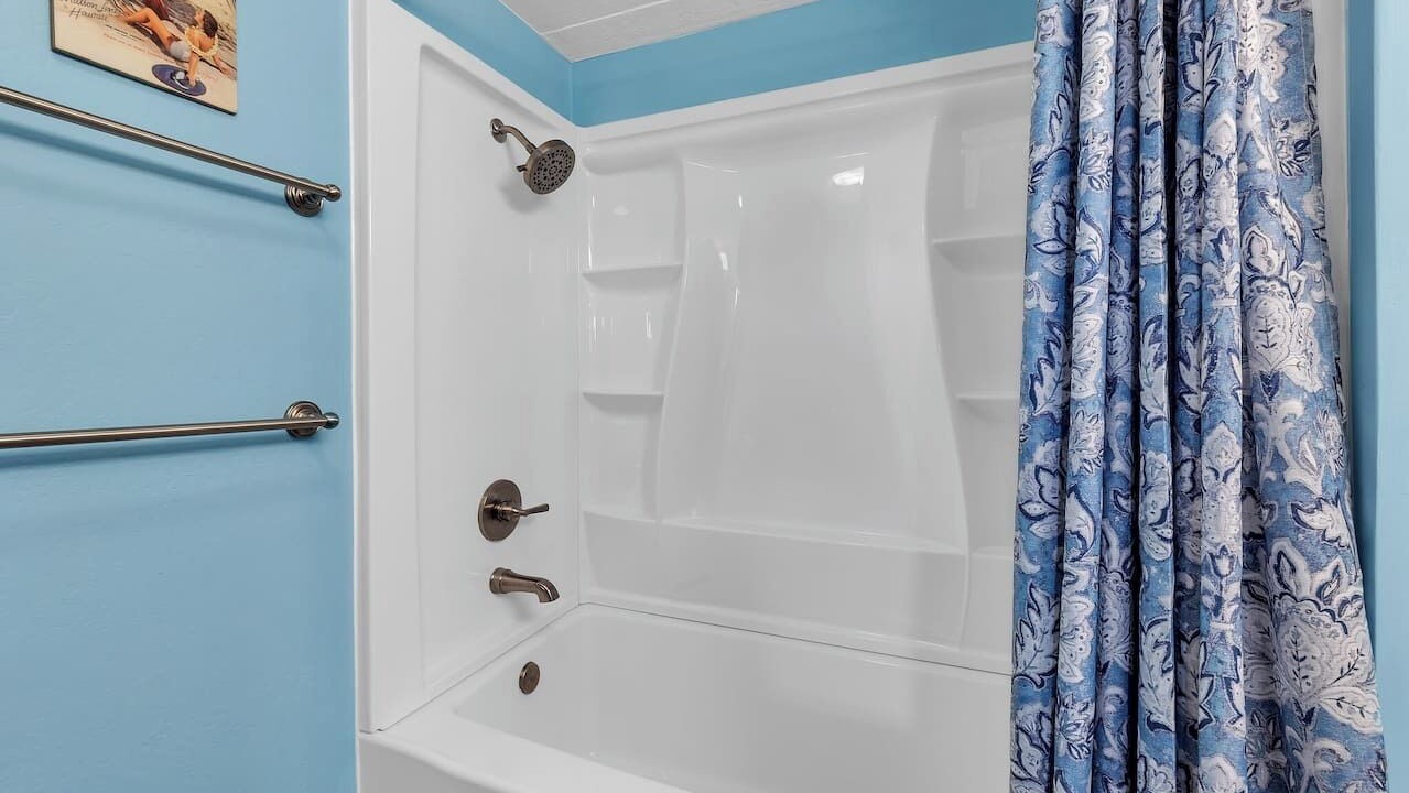 Photo of Bathroom in Punaluu