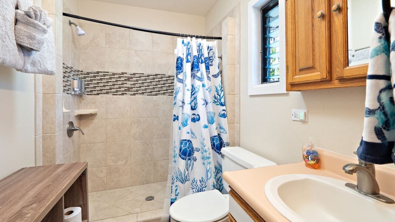 Photo of Bathroom in Punaluu