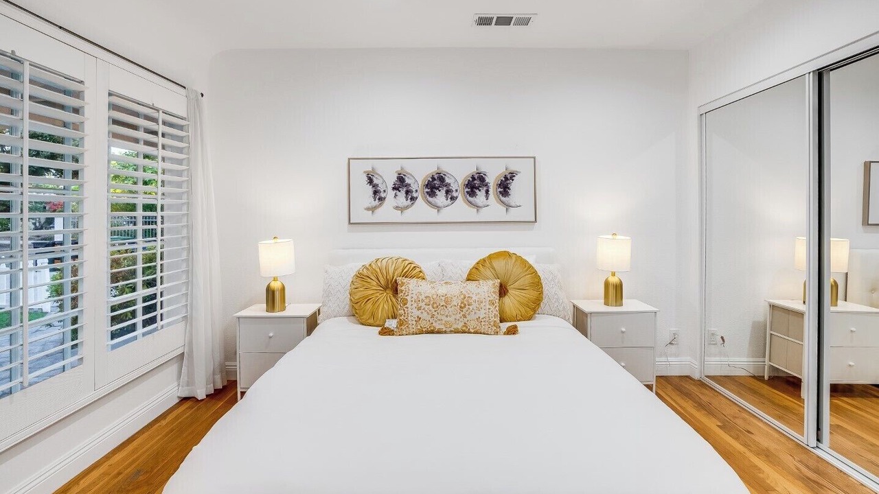 Photo of Bedroom in Valley Village