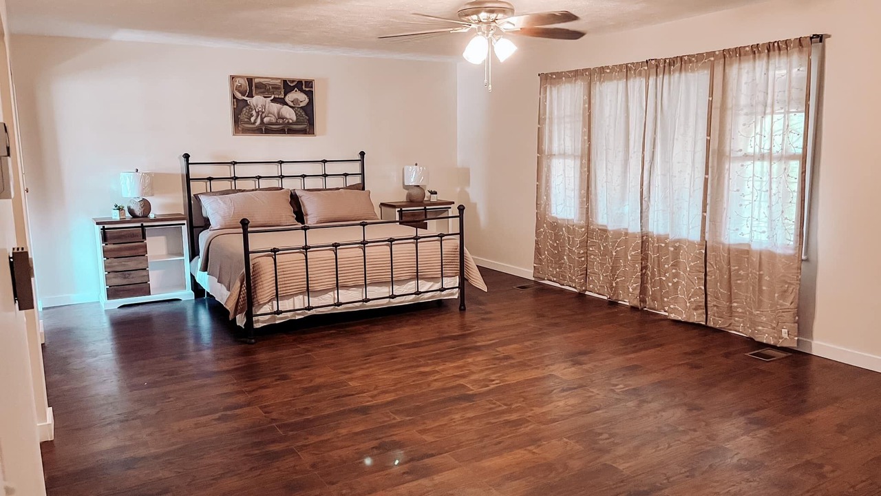 Photo of Bedroom in Lakemont