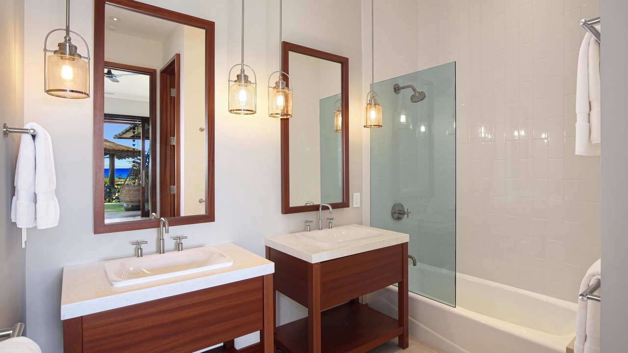 Photo of Bathroom in Poipu