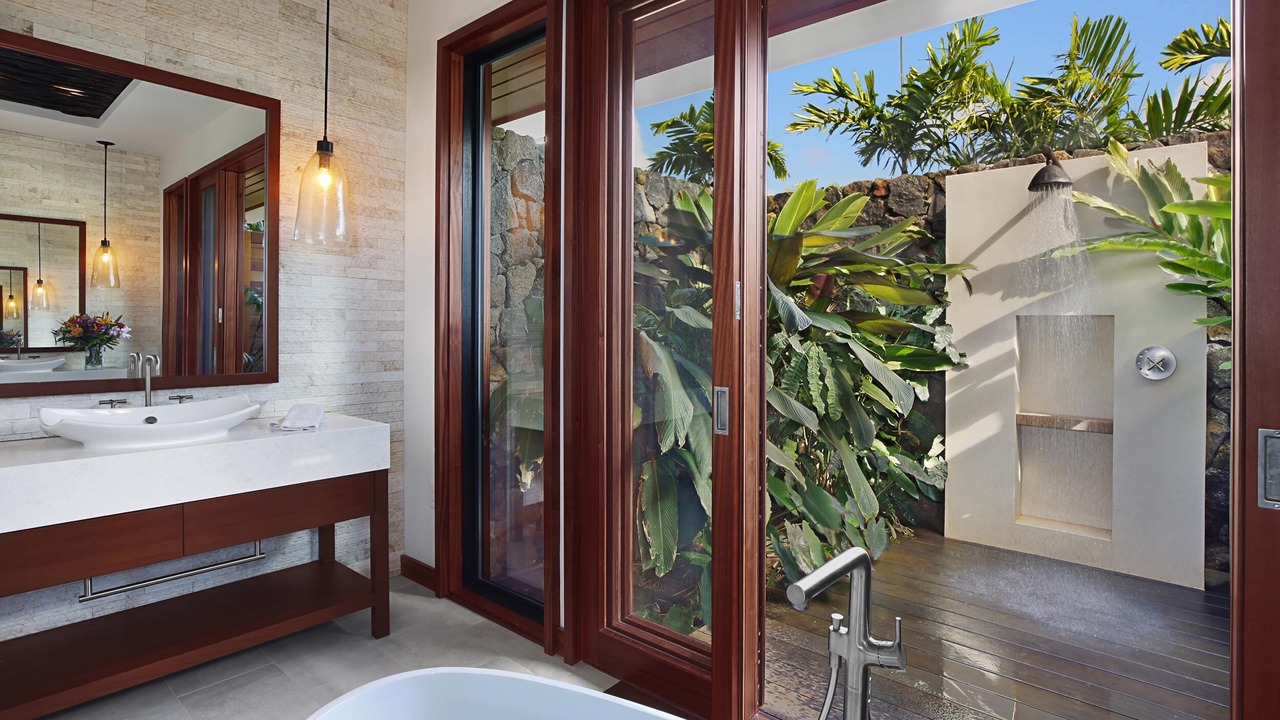Photo of Bathroom in Poipu
