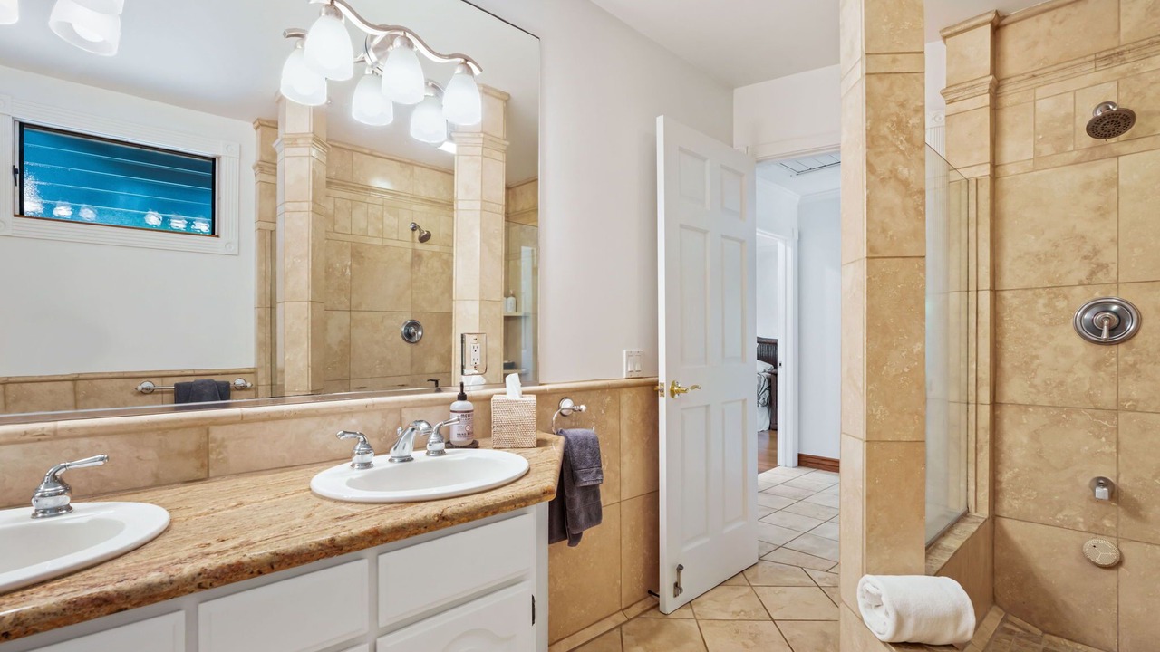 Photo of Bathroom in Kalihiwai
