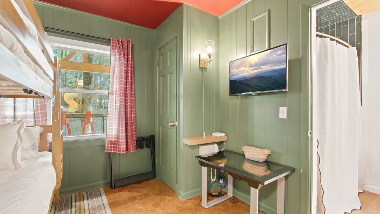 Photo of Bedroom in Beech Mountain
