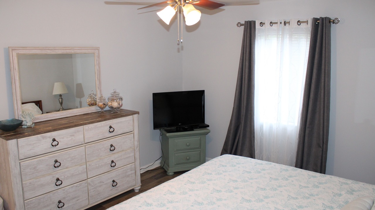 Photo of Bedroom in Demere Park