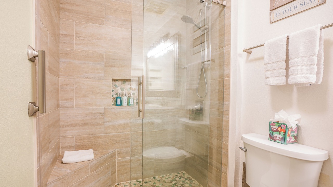 Photo of Bathroom in Wailua