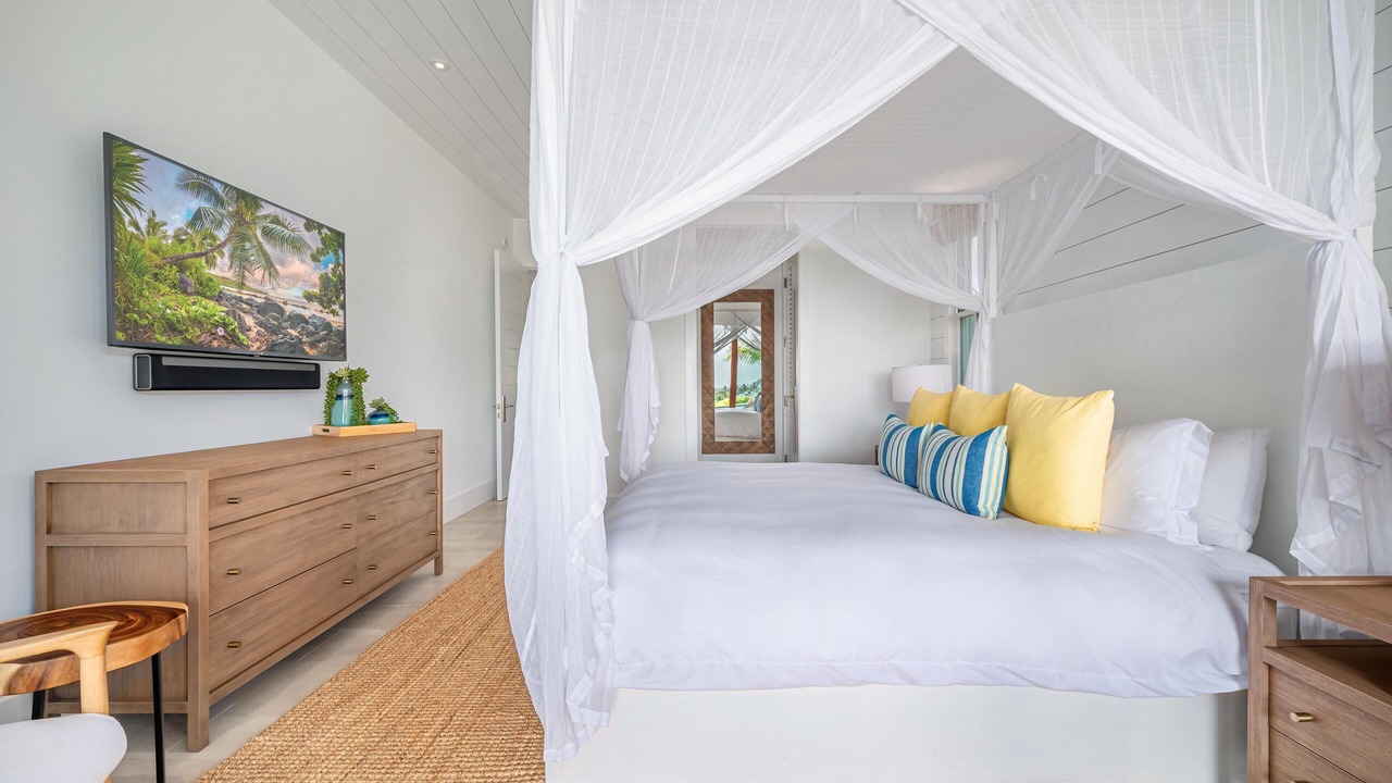 Photo of Bedroom in Poipu