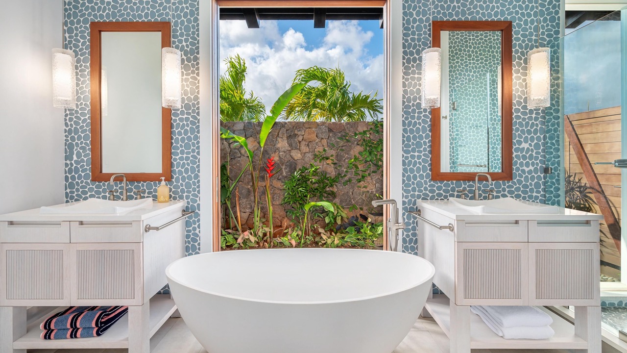Photo of Bathroom in Poipu