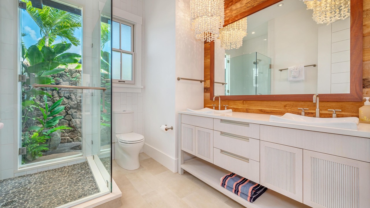 Photo of Bathroom in Poipu