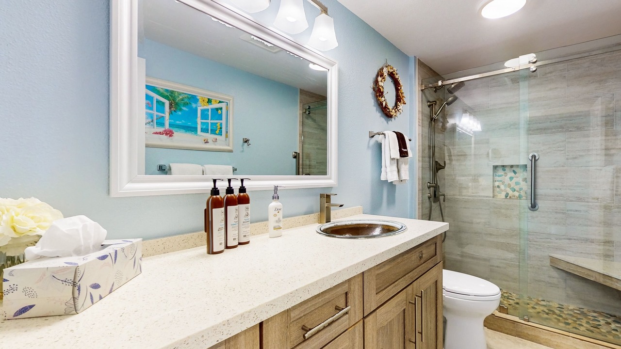 Photo of Bathroom in Wailua House Lots