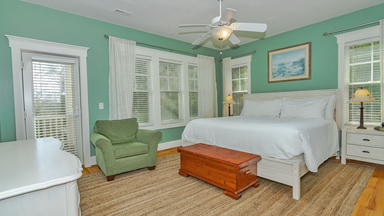Photo of Bedroom in Middle Island Plantation