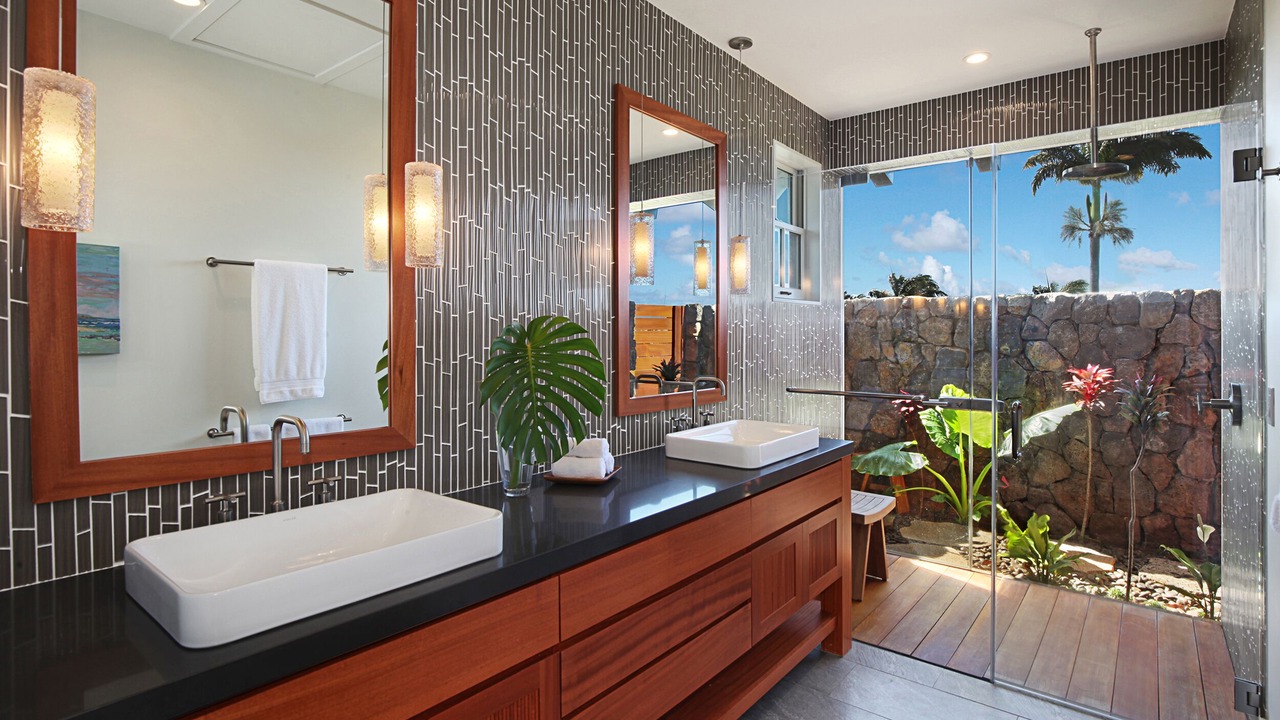 Photo of Bathroom in Poipu