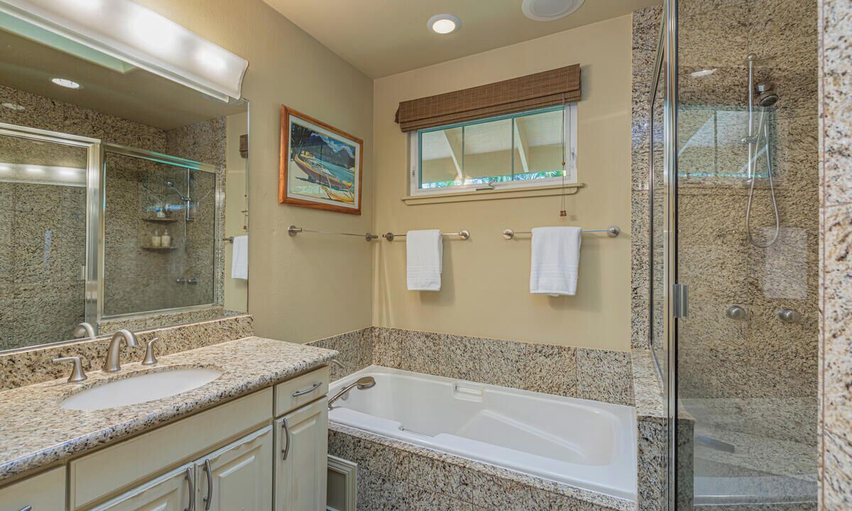 Photo of Bathroom in Wainiha
