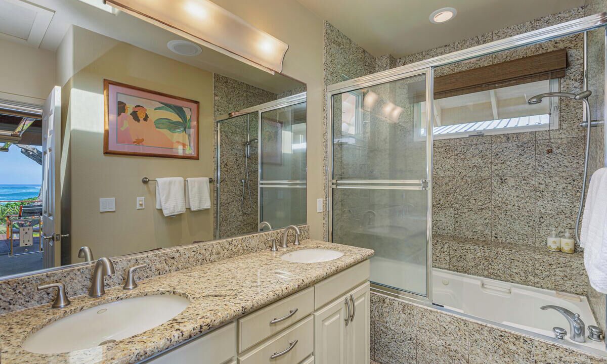 Photo of Bathroom in Wainiha