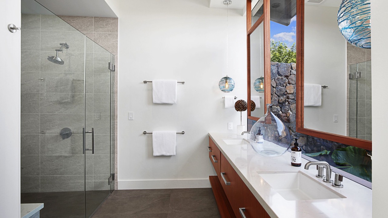 Photo of Bathroom in Poipu