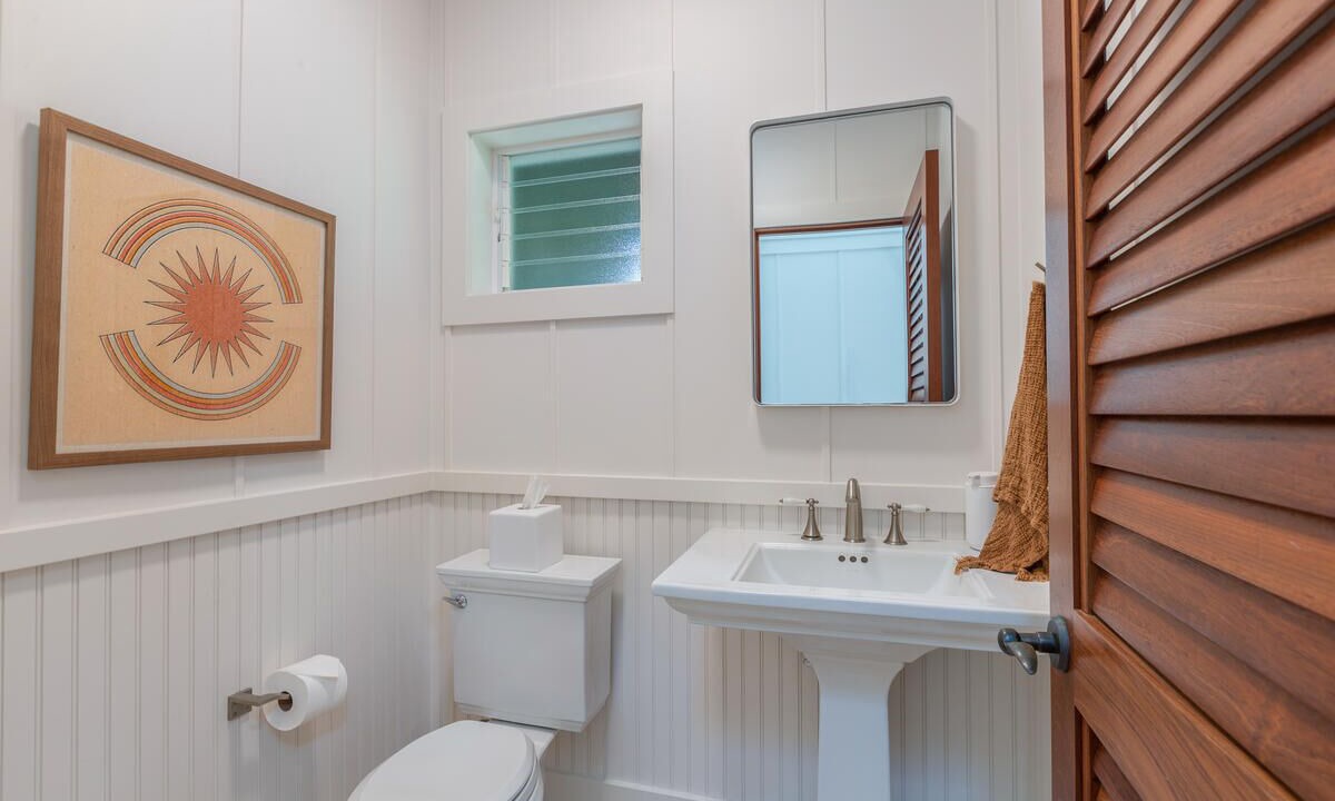 Photo of Bathroom in Wainiha