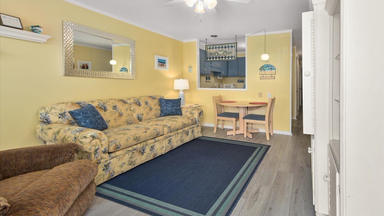 Photo of Livingroom in Caine Woods