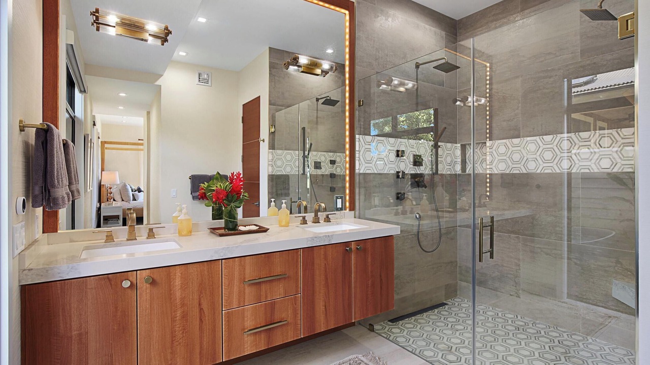Photo of Bathroom in Poipu