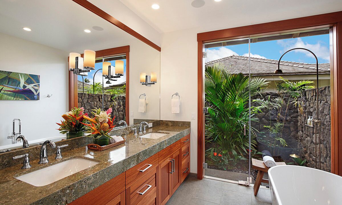 Photo of Bathroom in Poipu